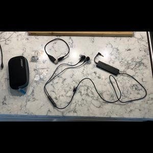 Bose QuietComfort 20 noise cancelling headphones